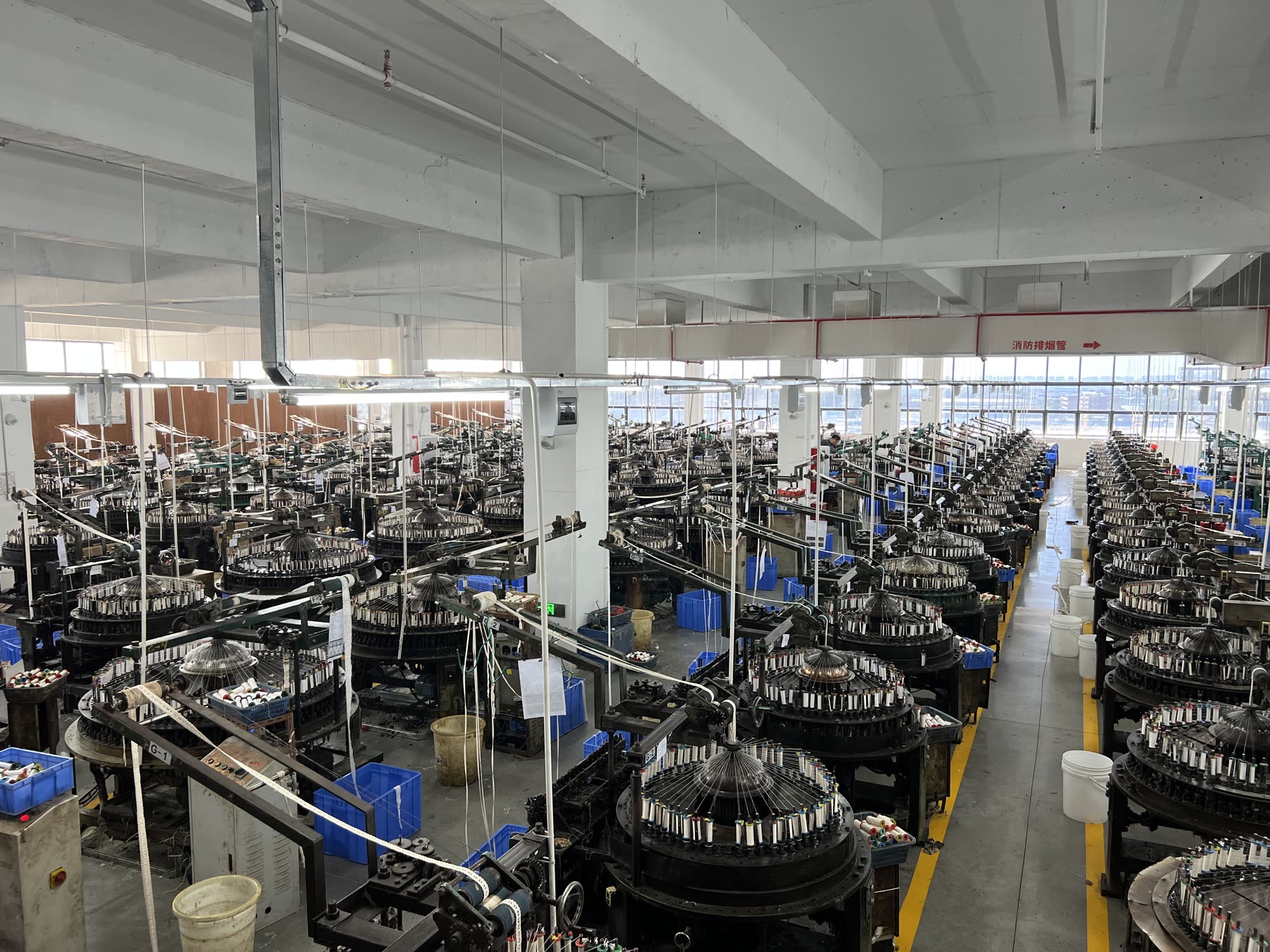 Knitting equipment on the lace production floor